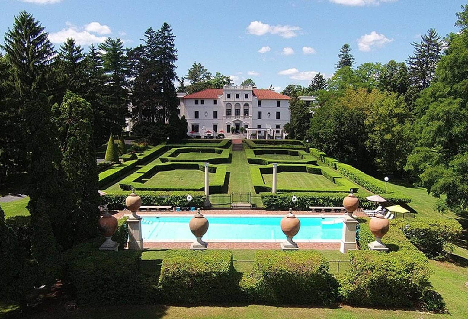Formal gardens and the villa at Geneva on the Lake resort beside Seneca Lake
